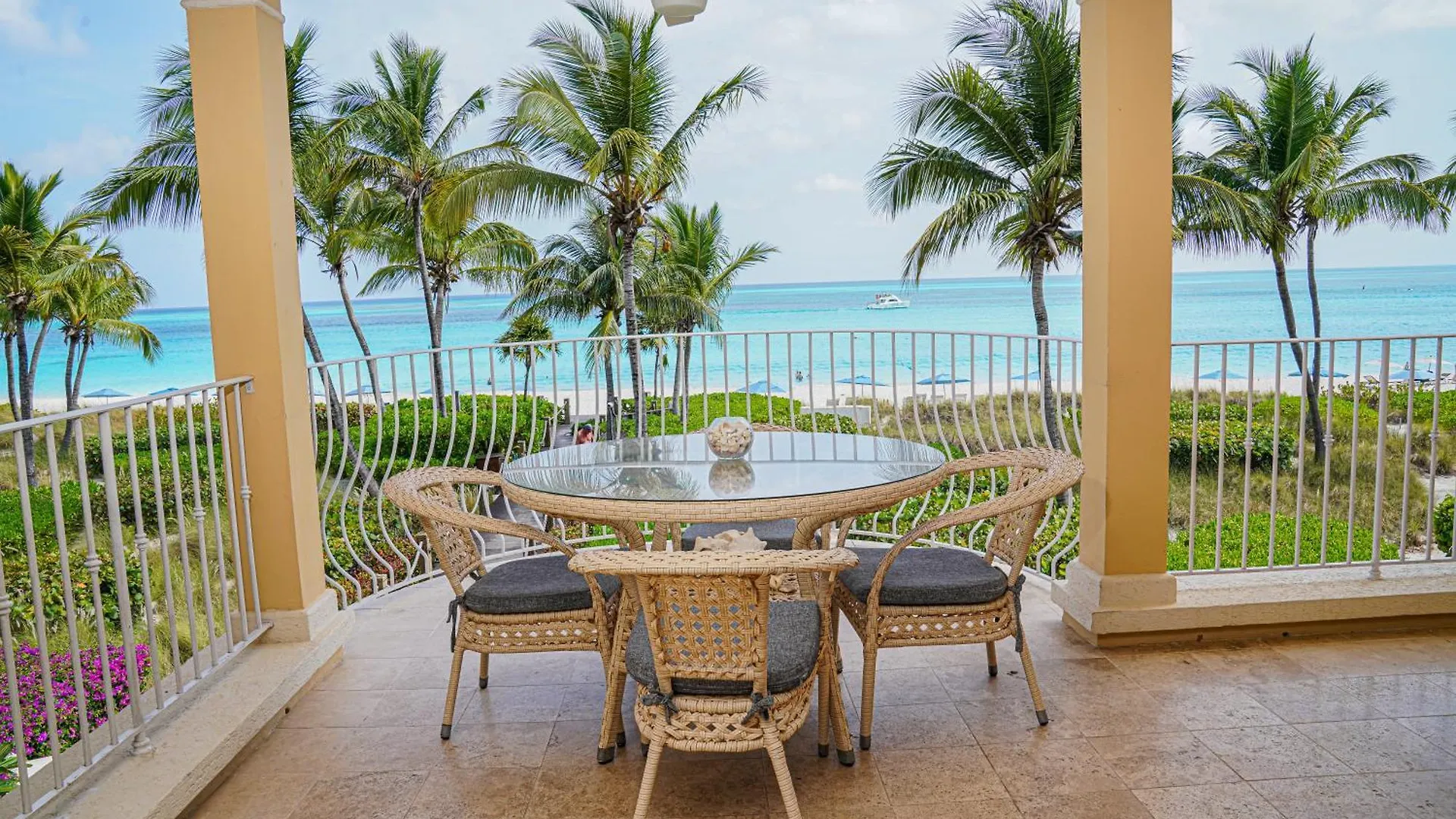 Apart Otel Villa Renaissance Unit 205 Grace Bay Beach