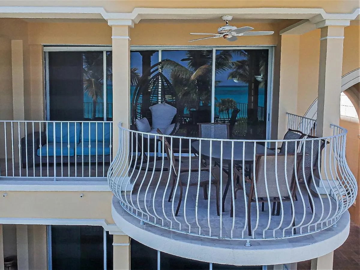 Villa Renaissance Unit 205 Grace Bay Beach Apartahotel
