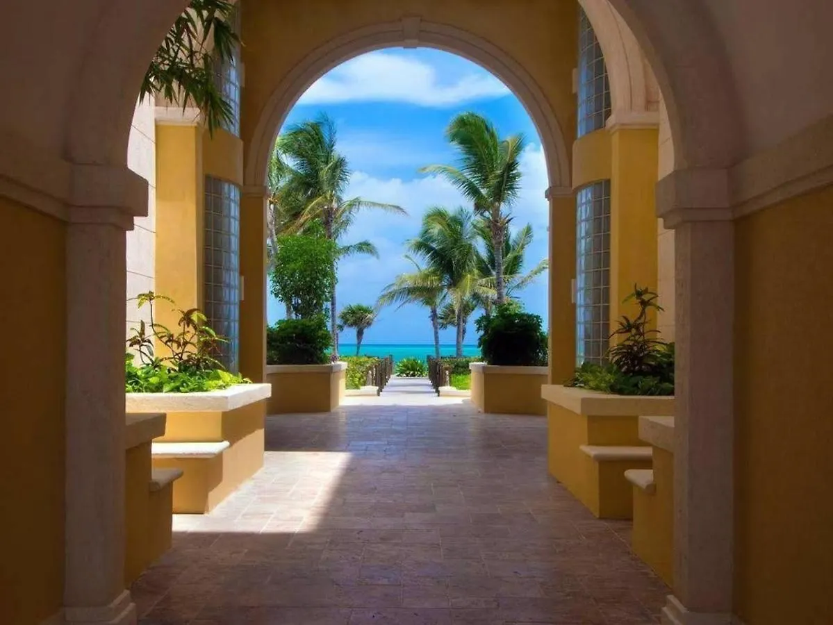 Villa Renaissance Unit 205 Grace Bay Beach Aparthotel